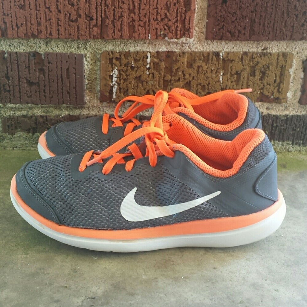 BOYS ♤NIKE♤TENNIS SHOES